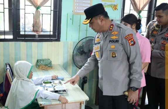 Kapolda Bangka Belitung Tinjau SPPG Polri untuk Pastikan Kualitas MBG