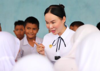 Li Claudia Dorong Warga Batam Bersama-sama Dukung Pendidikan Anak