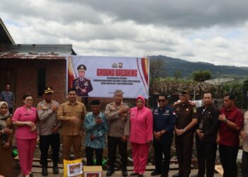 Kapolda Bengkulu Lakukan Peletakan Batu Pertama Bedah Rumah di Rejang Lebong