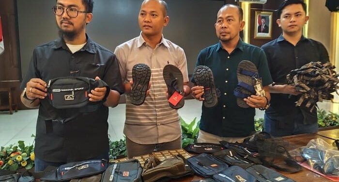 Empat Tersangka Kasus Pemalsuan Produk Eiger Ditangkap Polisi