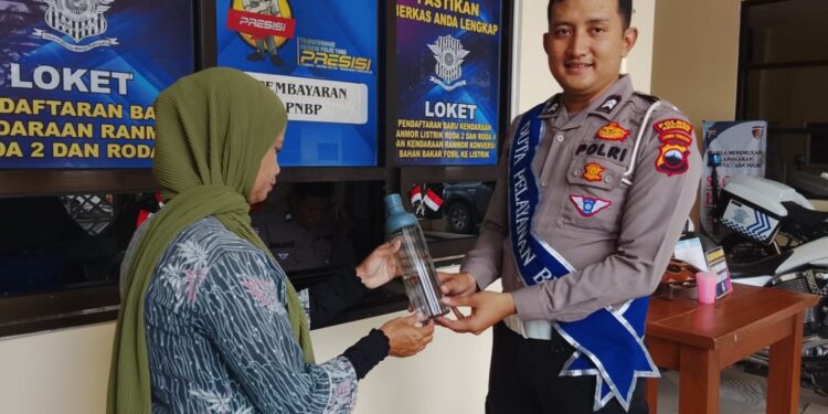 Satlantas Polres Pekalongan Apresiasi Masyarakat Tertib dalam Pengambilan BPKB