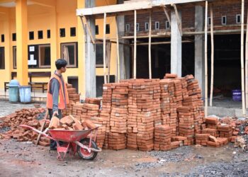 Revitalisasi Sekolah Tingkatkan Mutu Pendidikan dan Ekonomi Lokal