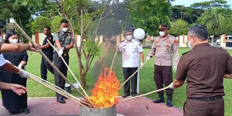 Pemusnahan Barang Bukti di Pohuwato Dihadiri Berbagai Instansi