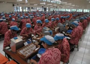 Pemerintah Tunda Kenaikan Cukai Rokok 2026, Tantangan Keseimbangan Ekonomi dan Kesehatan