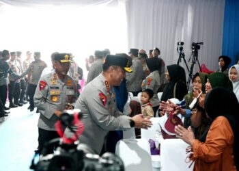 Wakapolri Gelar Bakti Sosial dan Santunan di SMA Kemala Taruna Bhayangkara Bogor