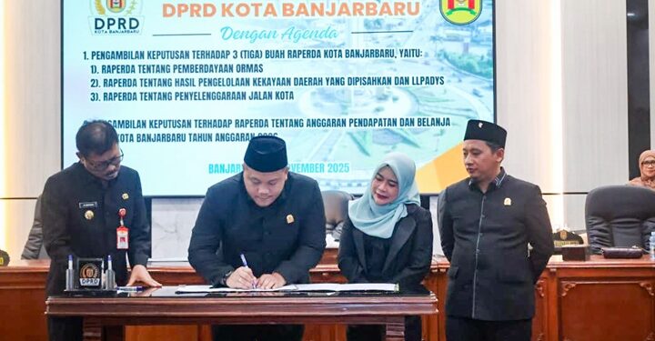 DPRD Banjarbaru Resmi Sahkan Tiga Raperda untuk Penguatan Pemerintahan