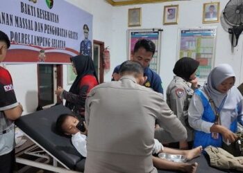Polres Lampung Selatan Adakan Sunatan Massal dan Pemeriksaan Kesehatan di Desa Ruguk