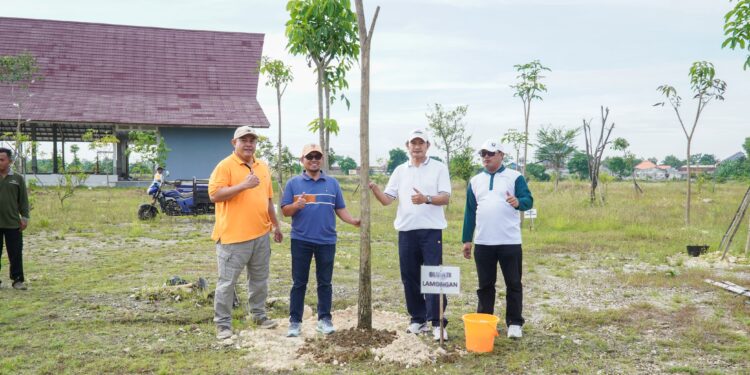 Pemkab Lamongan Rayakan HCPSN 2025 dengan Pelestarian Tanaman Endemik