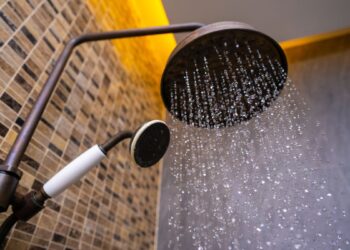 Dampak Mandi Terlalu Sering Terhadap Kesehatan Kulit