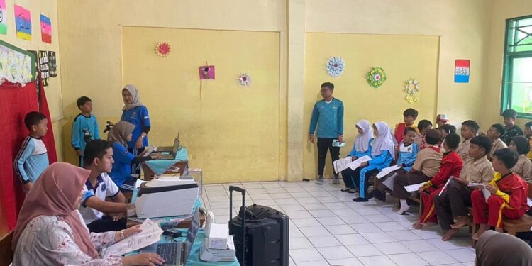 Disdukcapil Batang Gelar Layanan Gratis di Program Sambang Desa