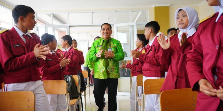 Wali Kota Probolinggo Dorong Pelajar Tingkatkan Literasi dan Kesehatan Mental