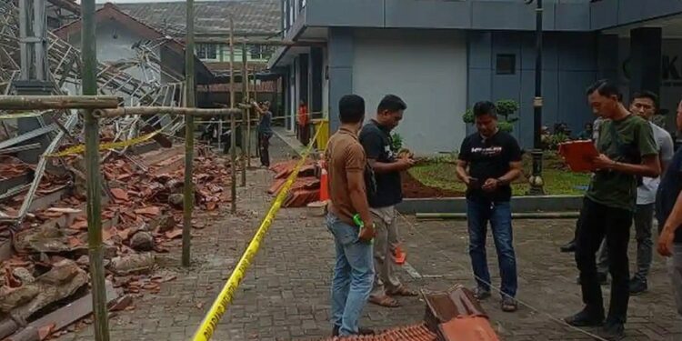 Gazebo di Universitas Siliwangi Ambruk, 18 Mahasiswa Terluka