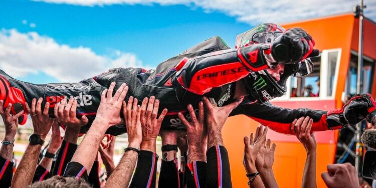 Marco Bezzecchi Raih Kemenangan di MotoGP Valencia 2025