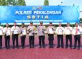 Kapolres Pekalongan Berikan Penghargaan kepada 10 Anggota Berprestasi