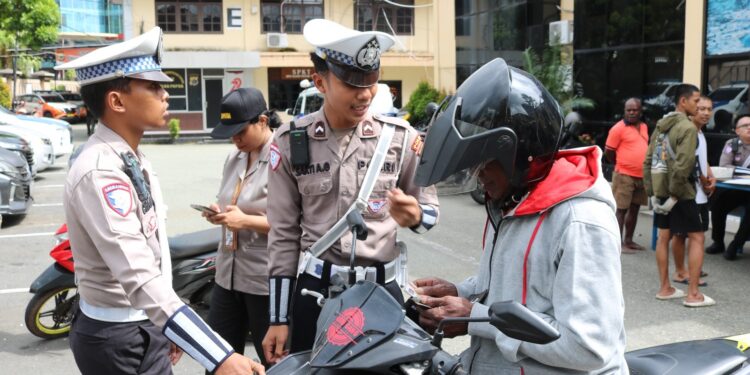 Operasi Zebra Cartenz 2025 Hari Kedua, Ditlantas Polda Papua Berikan 122 Teguran