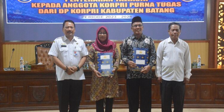 KORPRI Batang Berikan Tali Asih kepada 80 Purna Tugas