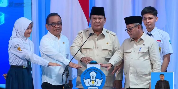 Presiden Prabowo Luncurkan Program Digitalisasi Pembelajaran Nasional