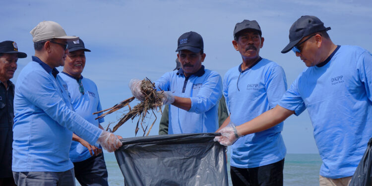 Komitmen Nagan Raya terhadap Kebersihan Pantai Ditegaskan melalui Aksi di Kuala Tripa