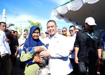 Pemprov Kalbar Adakan Pasar Murah di Sukadana untuk Stabilkan Harga Sembako