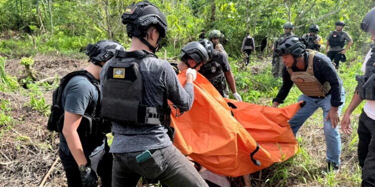 Evakuasi Jenazah Pekerja Bangunan di Yahukimo oleh Satgas Ops Damai Cartenz dan Polres Yahukimo