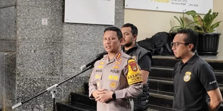 Delapan Tersangka Kasus Ijazah Palsu Jokowi Dilarang ke Luar Negeri