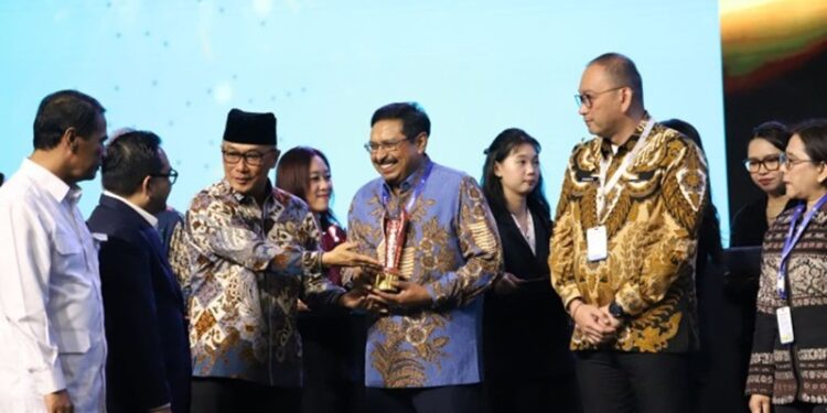 Kemkomdigi Raih Penghargaan Kementerian Terbaik Ketiga di BKN Award 2025