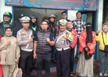 HDCI dan Polresta Balikpapan Adakan Aksi Sosial Jumat Berkah