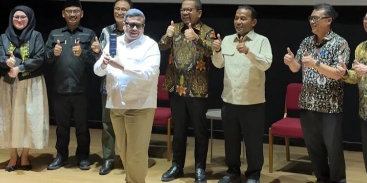 Kepala BPJPH Ahmad Haikal Hasan Terima Penghargaan Internasional di H20 Summit