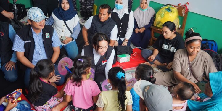 Zita Anjani Bawa Pesan Dukungan Presiden Prabowo ke Lumajang