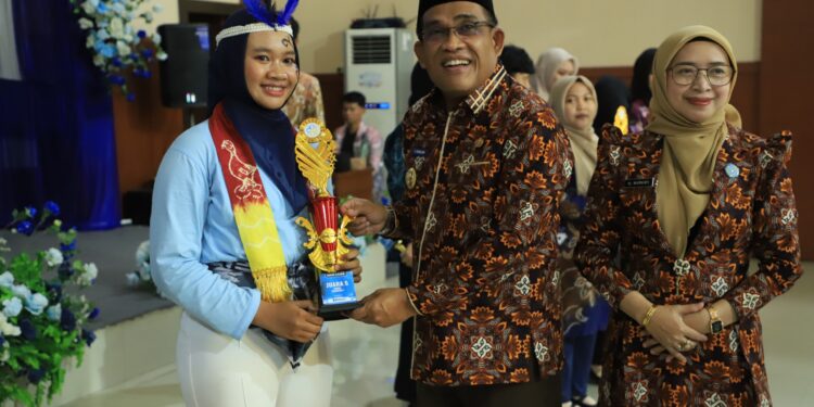 Bupati HSU Dorong Peran Keluarga dalam Edukasi Remaja di Peringatan Harganas