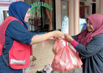 Bantuan Makanan untuk Pengungsi Erupsi Semeru Terus Disalurkan