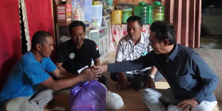 Wakil Bupati Balangan Dukung Aksi Sosial OMPL di Desa Mantuyan