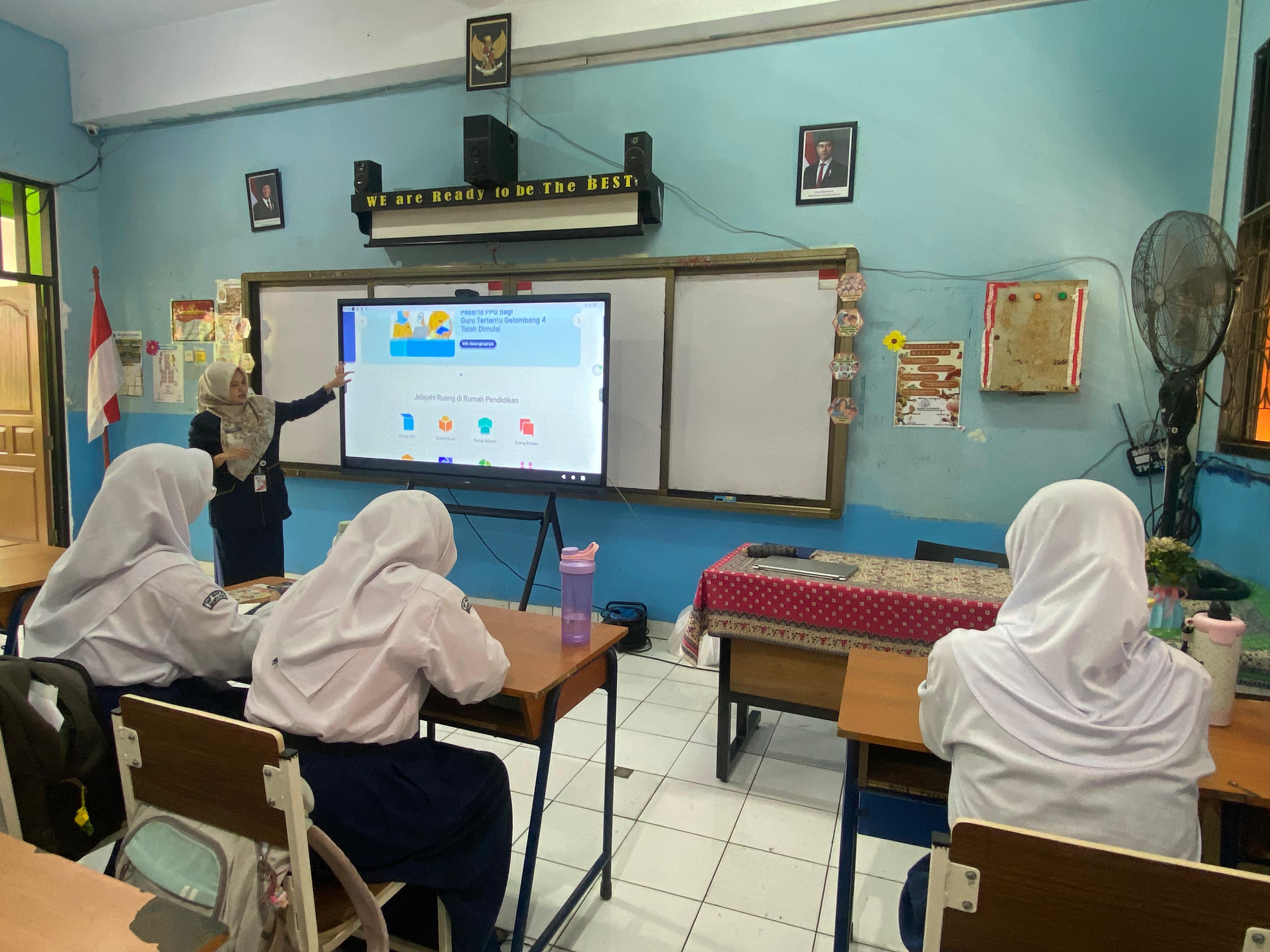 Guru SMPN 28 Jakarta: Rumah Pendidikan Tingkatkan Interaksi dan Adaptasi Belajar