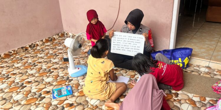 Subsatgas Si Ipar Tingkatkan Pendidikan Anak Papua Lewat Kegiatan Rutin