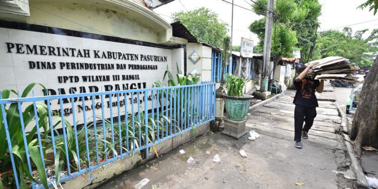 Disperindag Pasuruan Terapkan Larangan Jual Beli dan Parkir di Depan Pasar Bangil