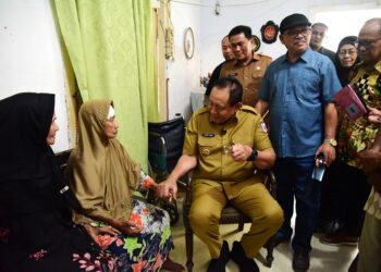 Gubernur Gorontalo Kunjungi Guru Lama di Hari Guru Nasional