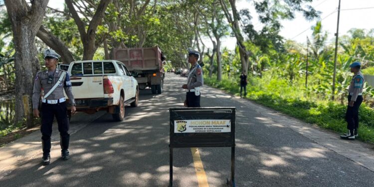Polres Merauke Laksanakan Operasi Zebra Cartenz 2025 di Jalan Cikombong