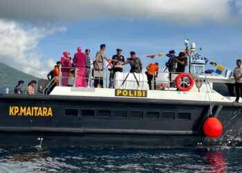 Direktorat Polairud Polda Malut Adakan Upacara Tabur Bunga di Laut untuk HUT ke-75