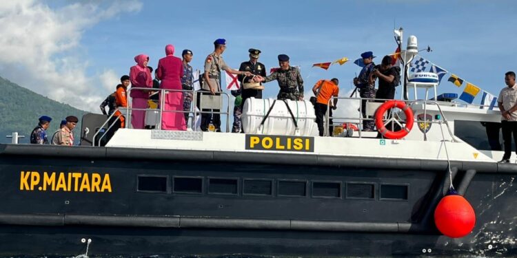 Direktorat Polairud Polda Malut Adakan Upacara Tabur Bunga di Laut untuk HUT ke-75