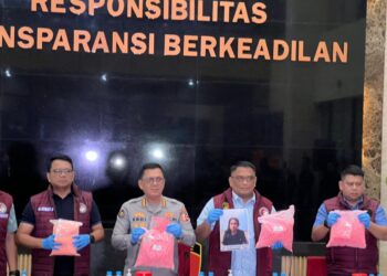 Polisi Jelaskan Penyebab Kecelakaan Mobil Berisi 194.631 Ekstasi di Lampung