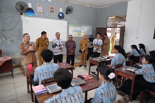 Gubernur Kalbar Tinjau Program Makan Bergizi di SMA Negeri 1 Sungai Kakap