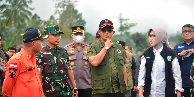 BNPB Perketat Mitigasi Erupsi Gunung Semeru, Fokus pada Zona Merah dan Evakuasi