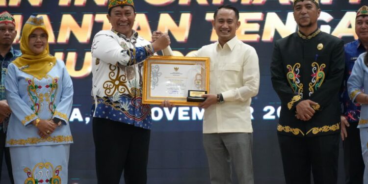 Pemkot Palangka Raya Raih Penghargaan Tertinggi Keterbukaan Informasi di Kalteng