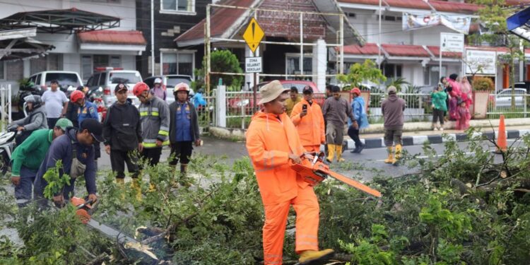 Pemko Padang Panjang Lakukan Langkah Cepat Mitigasi Cuaca Ekstrem