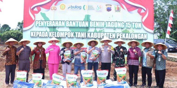 Polres Pekalongan Distribusikan 15 Ton Bibit Jagung untuk Petani