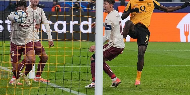 Borussia Dortmund Raih Kemenangan Meyakinkan 4-0 atas Villarreal