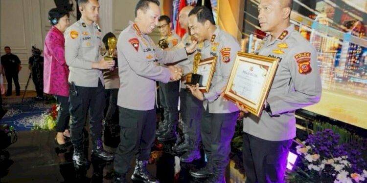 Kapolda NTT Raih Penghargaan dari Kapolri di HeForShe Awards 2025