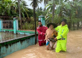 Polda Aceh Aktifkan Personel untuk Bantu Korban Banjir dan Jaga Keamanan