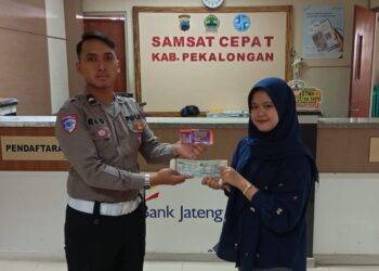 Program Jumat Ceria di Samsat Pekalongan Berikan Voucher Belanja untuk Wajib Pajak