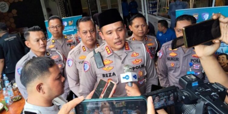 Polda Sumbar Minta Warga Tunda Perjalanan Akibat Jalur Terputus